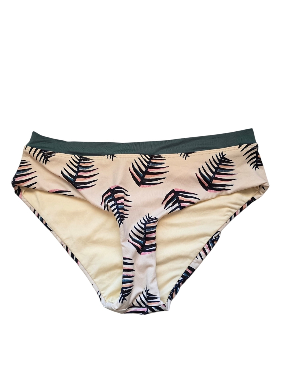 Patagonia Shell Seeker Bottoms In Palms Of My Heart Small: Rutabaga White